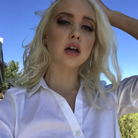chloe couture swallowed